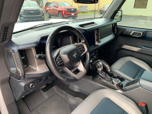 Used 2022 Ford Bronco Outer Banks w/ Sasquatch Package AWD/4WD image 8