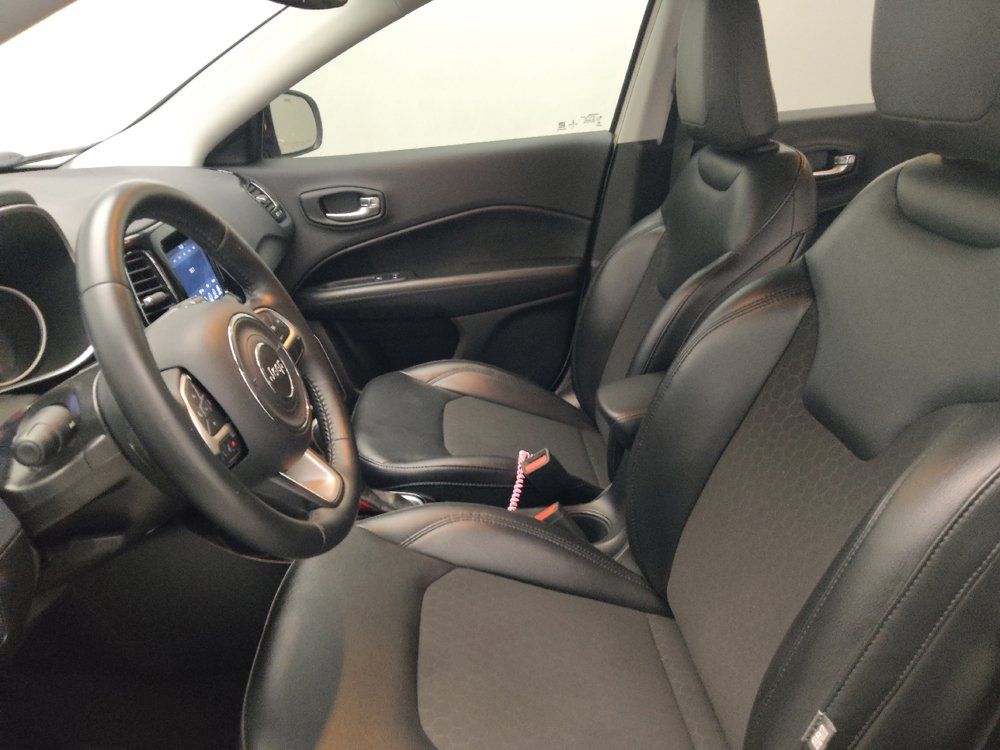 Used 2018 Jeep Compass Latitude w/ Popular Equipment Group FWD image 17