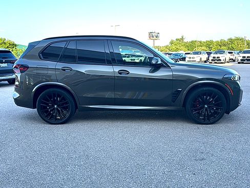 Used 2024 BMW X5 sDrive40i w/ M Sport Package RWD image 5