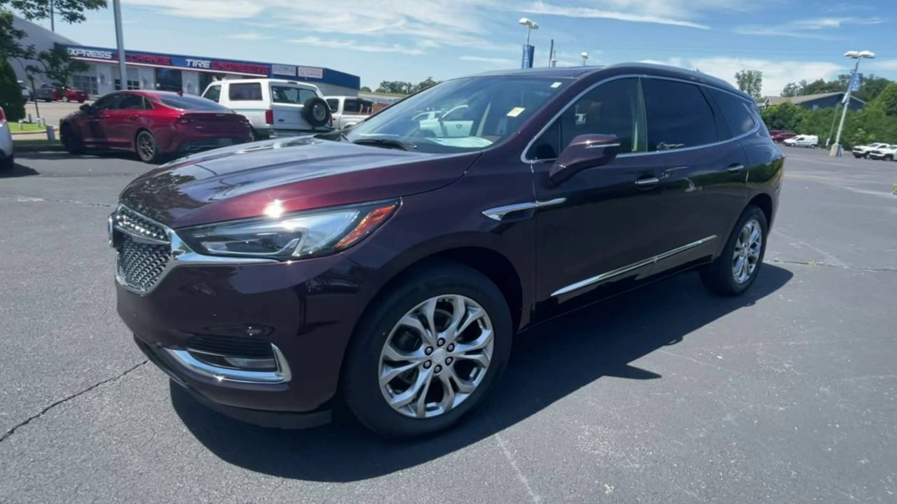 Used 2021 Buick Enclave Avenir w/ Avenir Technology Package FWD image 4