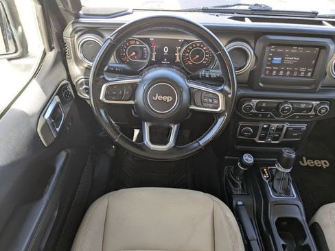 Used 2020 Jeep Wrangler Unlimited Sahara image 20