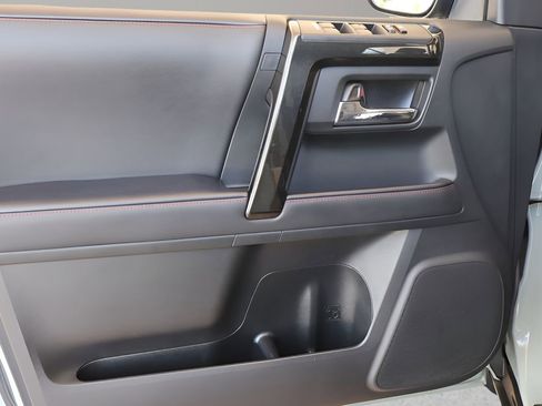 Used 2023 Toyota 4Runner TRD Off-Road Premium w/ Moonroof Package AWD/4WD image 9