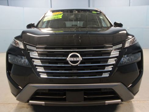 Used 2024 Nissan Rogue SL w/ SL Premium Package image 32