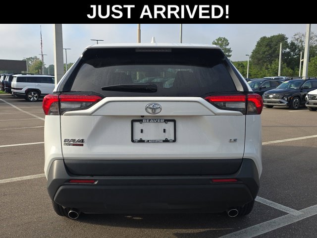 Used 2024 Toyota RAV4 LE FWD image 4