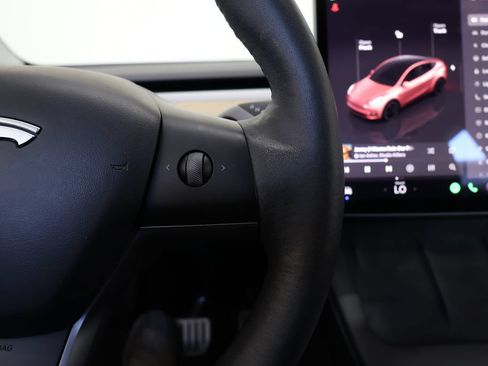 Used 2022 Tesla Model Y Performance AWD/4WD image 26