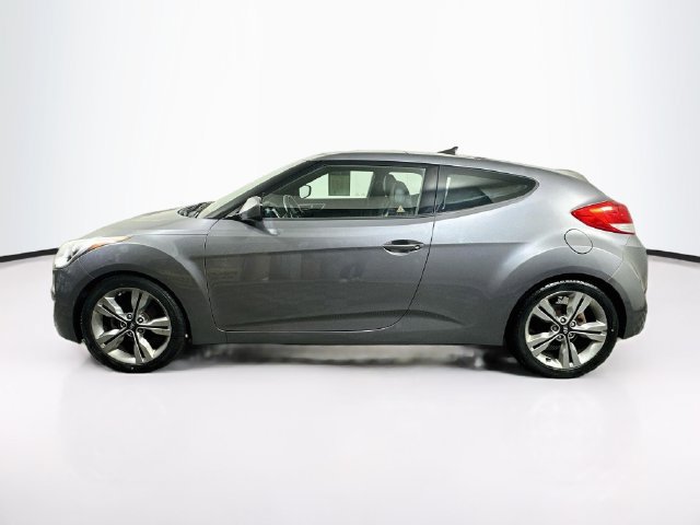 Used 2016 Hyundai Veloster w/ Option Group 03 FWD image 5