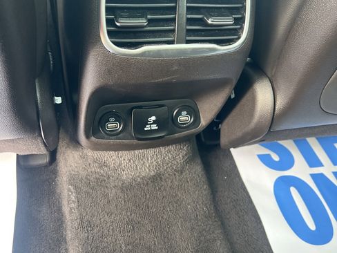 Used 2023 Hyundai Santa Fe Limited image 13