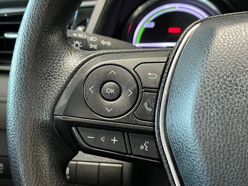 Used 2020 Toyota Camry LE FWD image 29