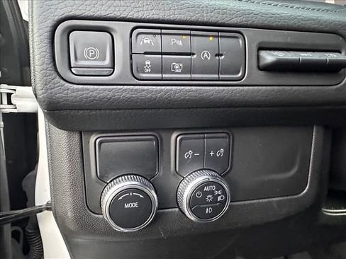 Certified 2023 GMC Yukon Denali image 26