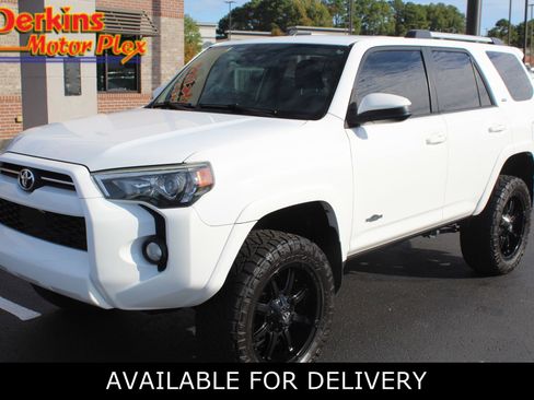 Used 2020 Toyota 4Runner SR5 image 1