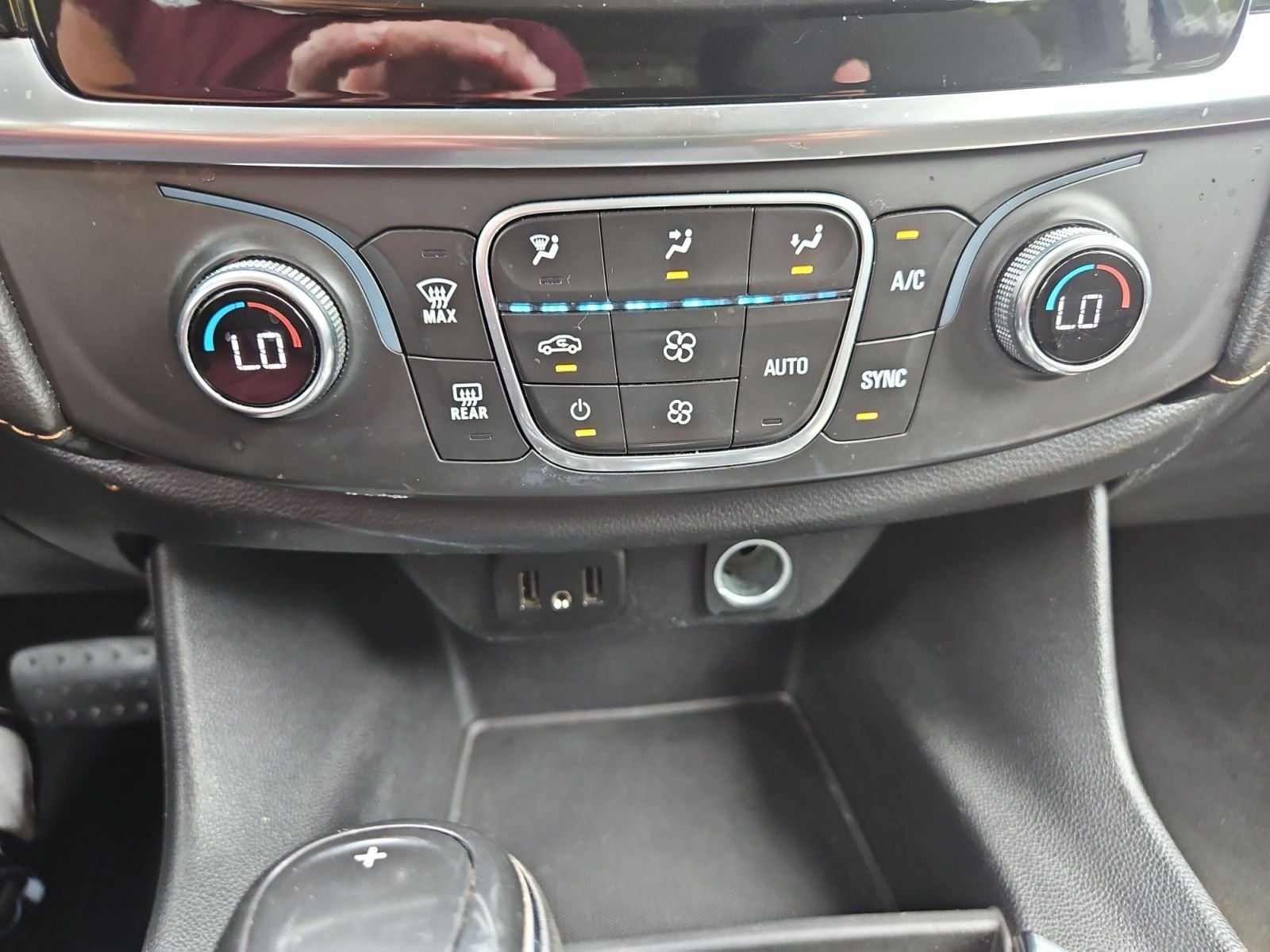 Used 2020 Chevrolet Traverse LS FWD image 26