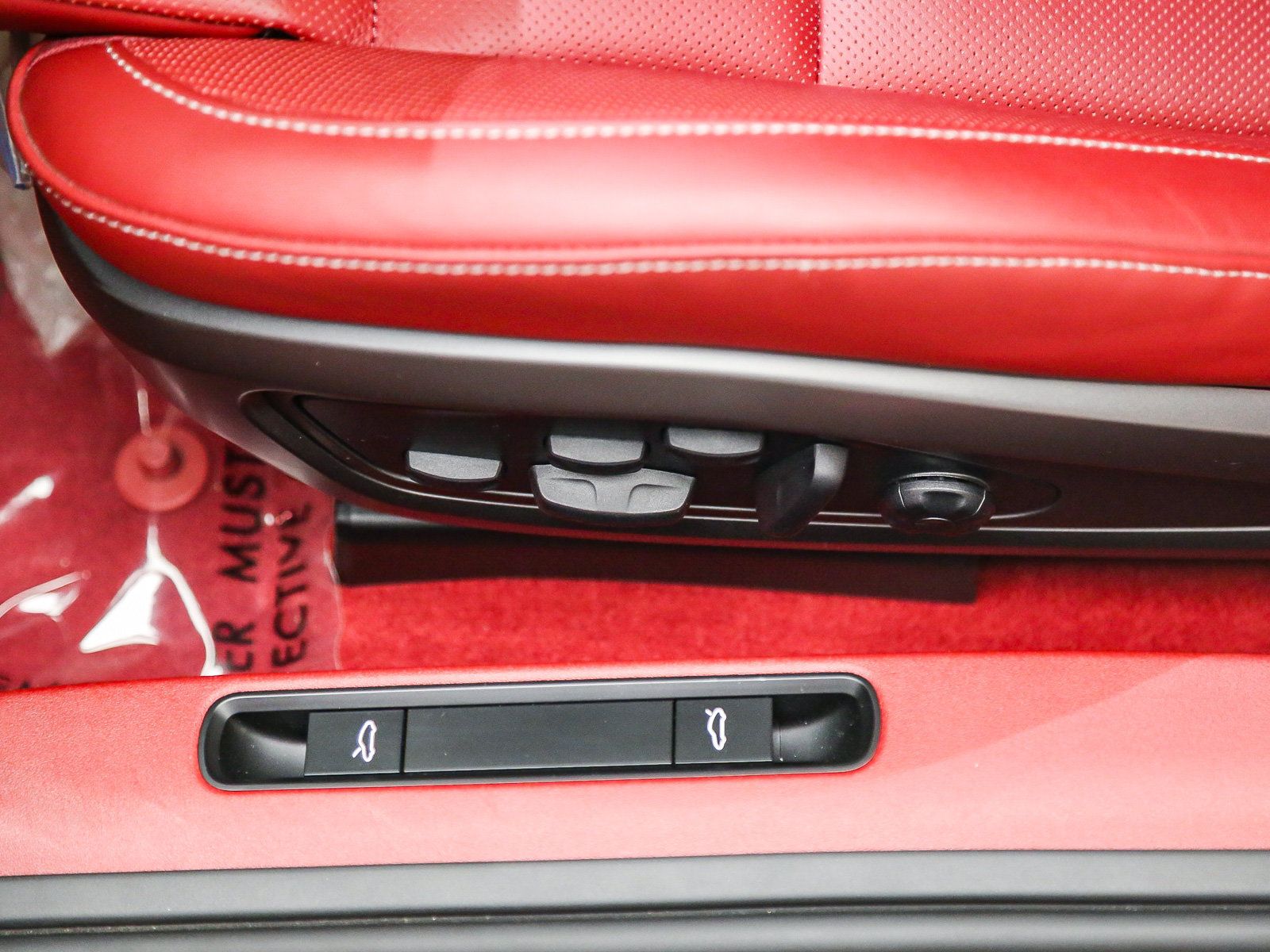 Certified 2025 Porsche 911 Carrera GTS RWD image 25