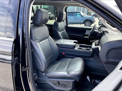 Used 2025 Ford Expedition Max Active AWD/4WD image 7