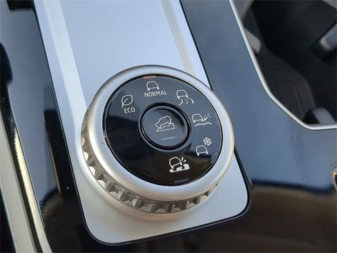 New 2025 Mitsubishi Outlander AWD image 30