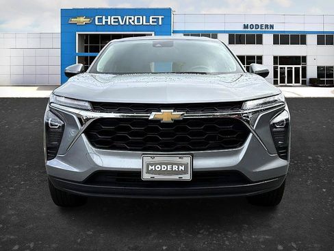 Used 2024 Chevrolet Trax LS w/ LS Convenience Package FWD image 7