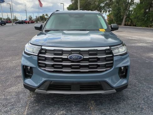 Certified 2025 Ford Explorer Active w/ Active Comfort Package RWD image 3