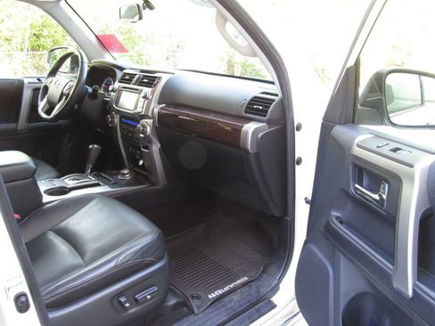 Used 2018 Toyota 4Runner Limited AWD/4WD image 18