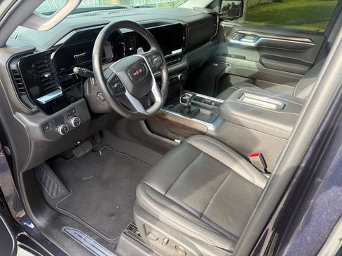 Used 2022 GMC Sierra 1500 SLT w/ SLT Premium Package RWD image 6