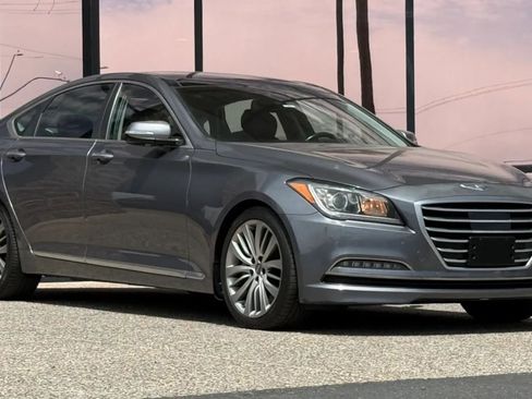 Used 2015 Hyundai Genesis 5.0 RWD image 17