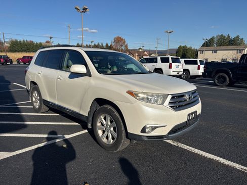 Used 2013 Toyota Highlander Plus image 7