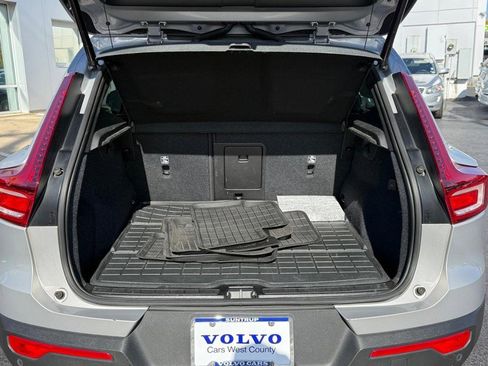 Certified 2023 Volvo XC40 B5 Ultimate w/ Protection Package Premier image 5