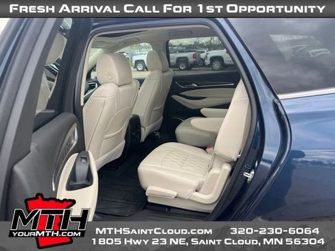 Used 2022 Buick Enclave Avenir AWD/4WD image 12