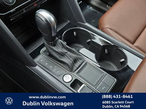 Used 2023 Volkswagen Atlas SE w/ Black Wheel Package FWD image 18