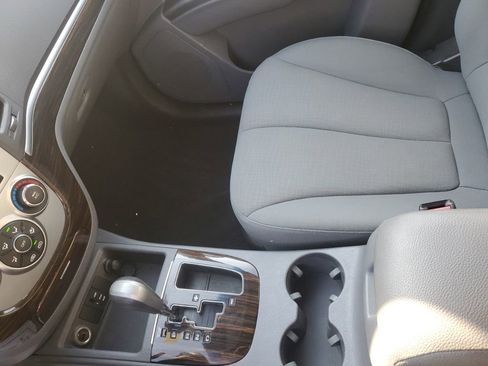 Used 2011 Hyundai Santa Fe GLS image 21