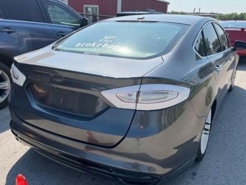 Used 2016 Ford Fusion SE w/ Equipment Group 202A image 3