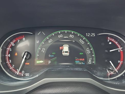 Used 2025 Toyota RAV4 LE FWD image 18