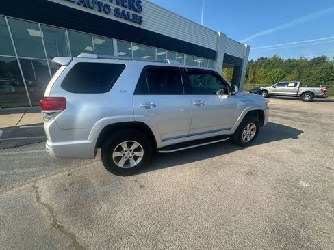 Used 2013 Toyota 4Runner SR5 image 4