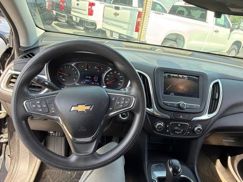 Used 2020 Chevrolet Equinox LT w/ LPO, Floor Liner Package FWD image 11