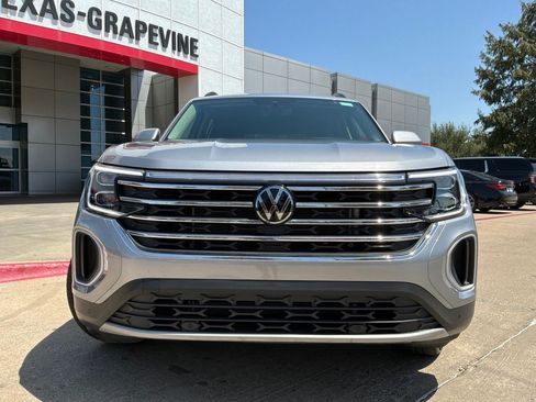 Used 2026 Volkswagen Atlas SE FWD image 3