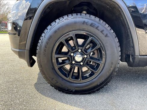 Used 2020 Jeep Grand Cherokee Laredo image 7