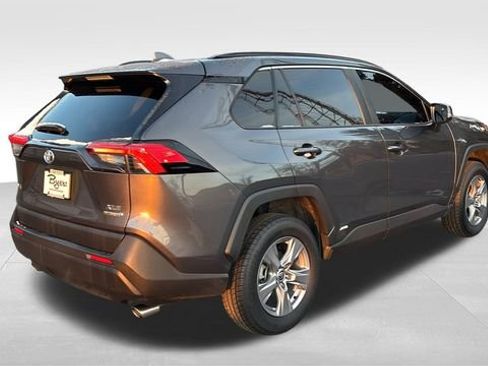Used 2022 Toyota RAV4 XLE image 32