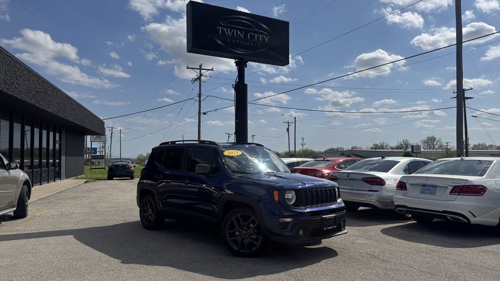 Used 2021 Jeep Renegade Latitude FWD image 1