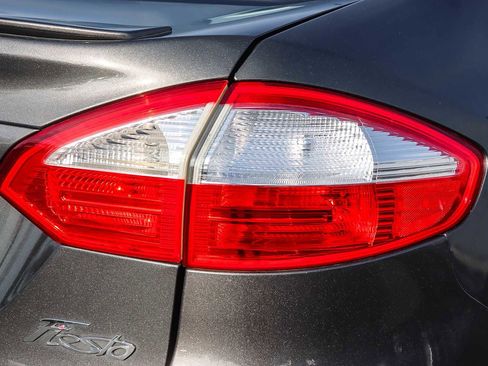 Used 2016 Ford Fiesta SE w/ Equipment Group 201A image 8