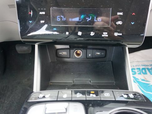 Used 2023 Hyundai Tucson Limited FWD image 12