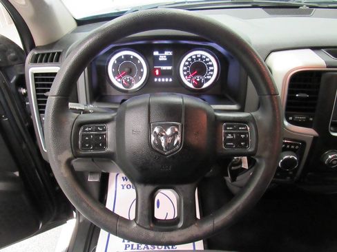 Used 2019 RAM 1500 Classic SLT AWD/4WD image 39