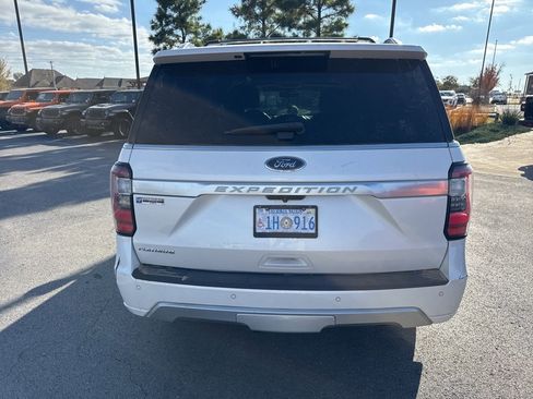Used 2018 Ford Expedition Platinum image 3