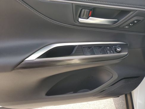 Certified 2022 Toyota Venza XLE AWD/4WD image 20