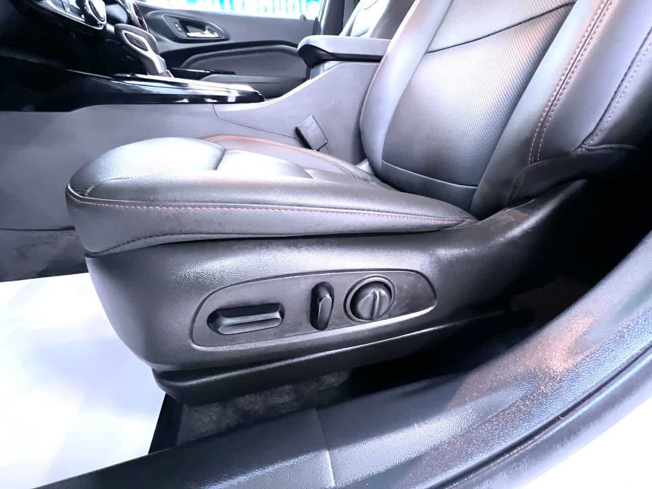 Used 2026 Chevrolet Trax RS w/ Sunroof Package FWD image 12