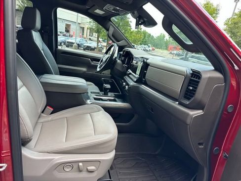 Used 2025 GMC Sierra 1500 SLT w/ SLT Premium Plus Package AWD/4WD image 31