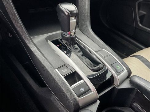 Used 2018 Honda Civic Touring image 21