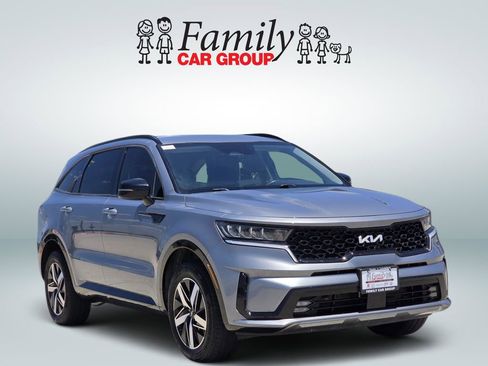 Used 2022 Kia Sorento EX FWD image 2