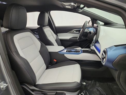 Used 2025 Chevrolet Equinox EV LT FWD image 18