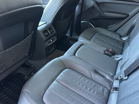 Used 2020 Audi Q5 2.0T Premium w/ Convenience Package AWD/4WD image 12
