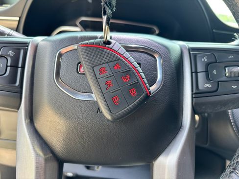 Used 2021 GMC Yukon SLT AWD/4WD image 29