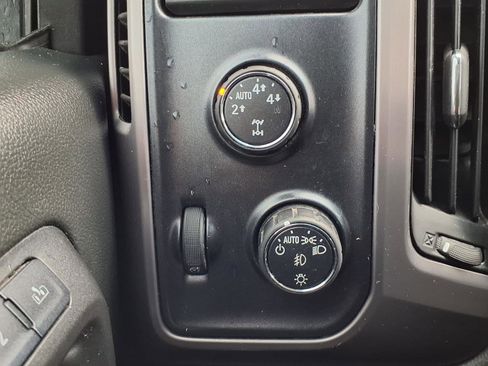 Used 2016 GMC Sierra 1500 SLT w/ All-Terrain Package AWD/4WD image 9