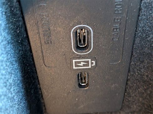 Certified 2023 Volvo XC60 B5 Plus w/ Protection Package Premier image 25